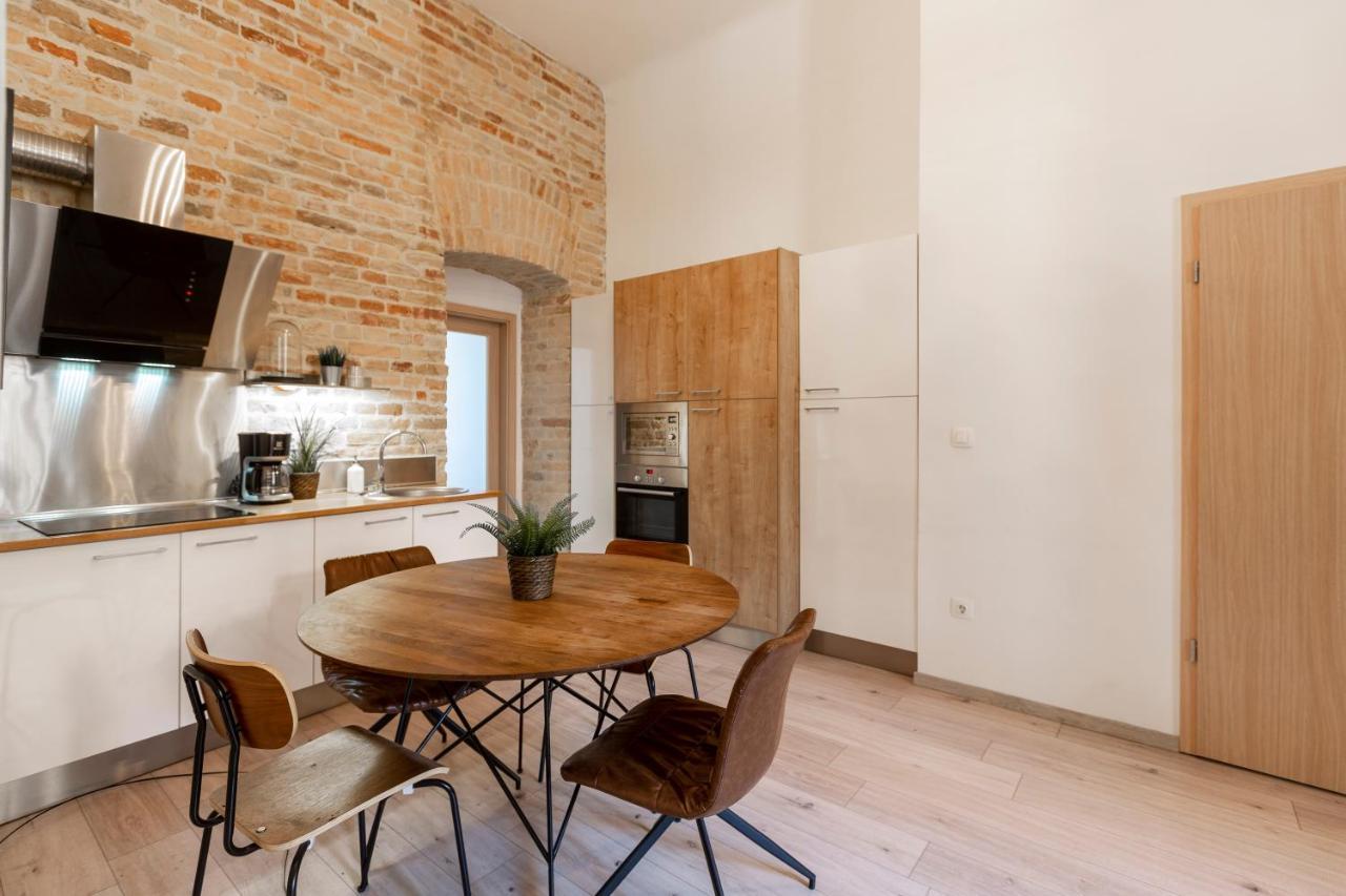 Deluxe Downtown Home By Elisabeth Budapest Bagian luar foto