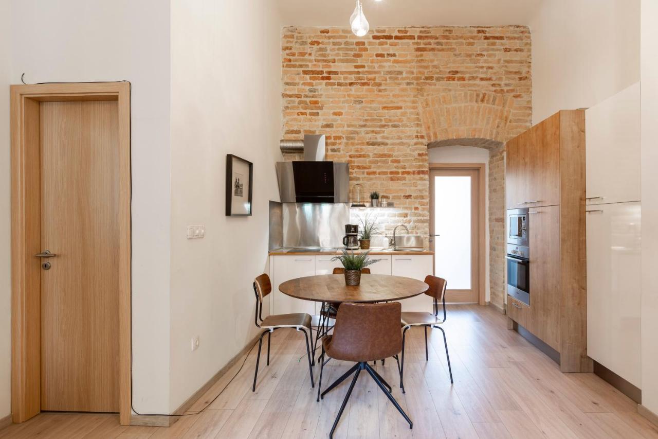 Deluxe Downtown Home By Elisabeth Budapest Bagian luar foto