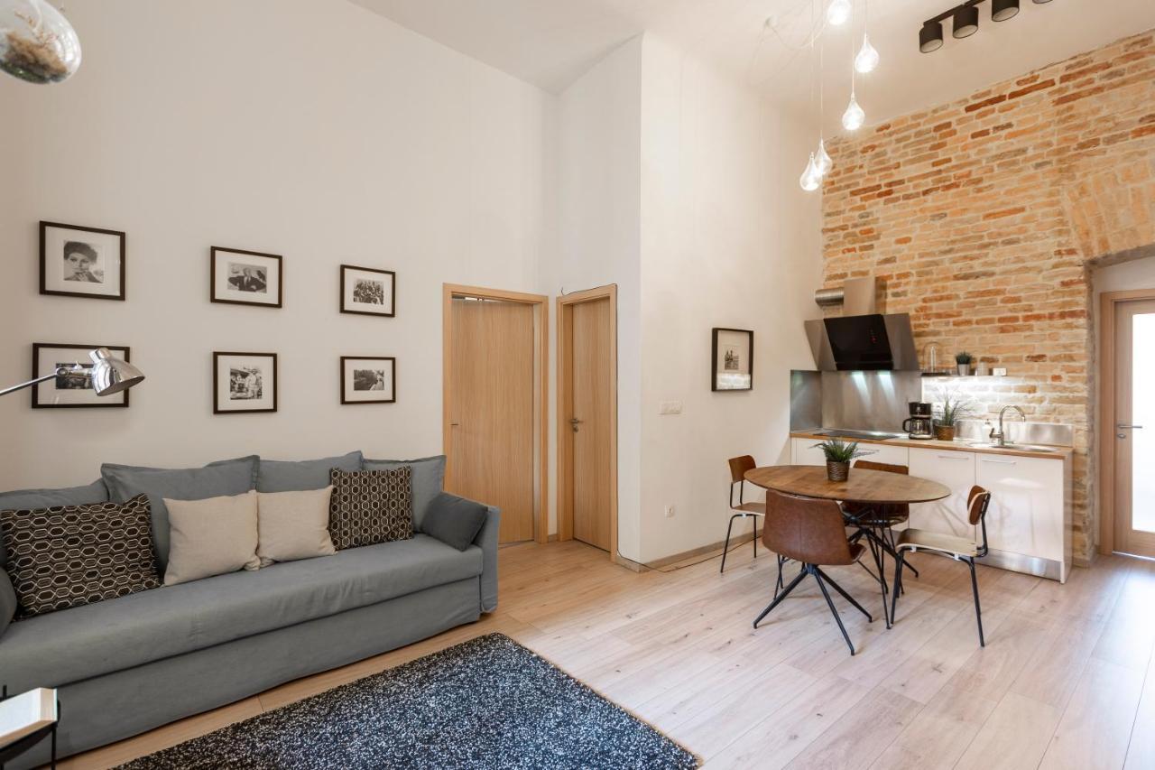Deluxe Downtown Home By Elisabeth Budapest Bagian luar foto